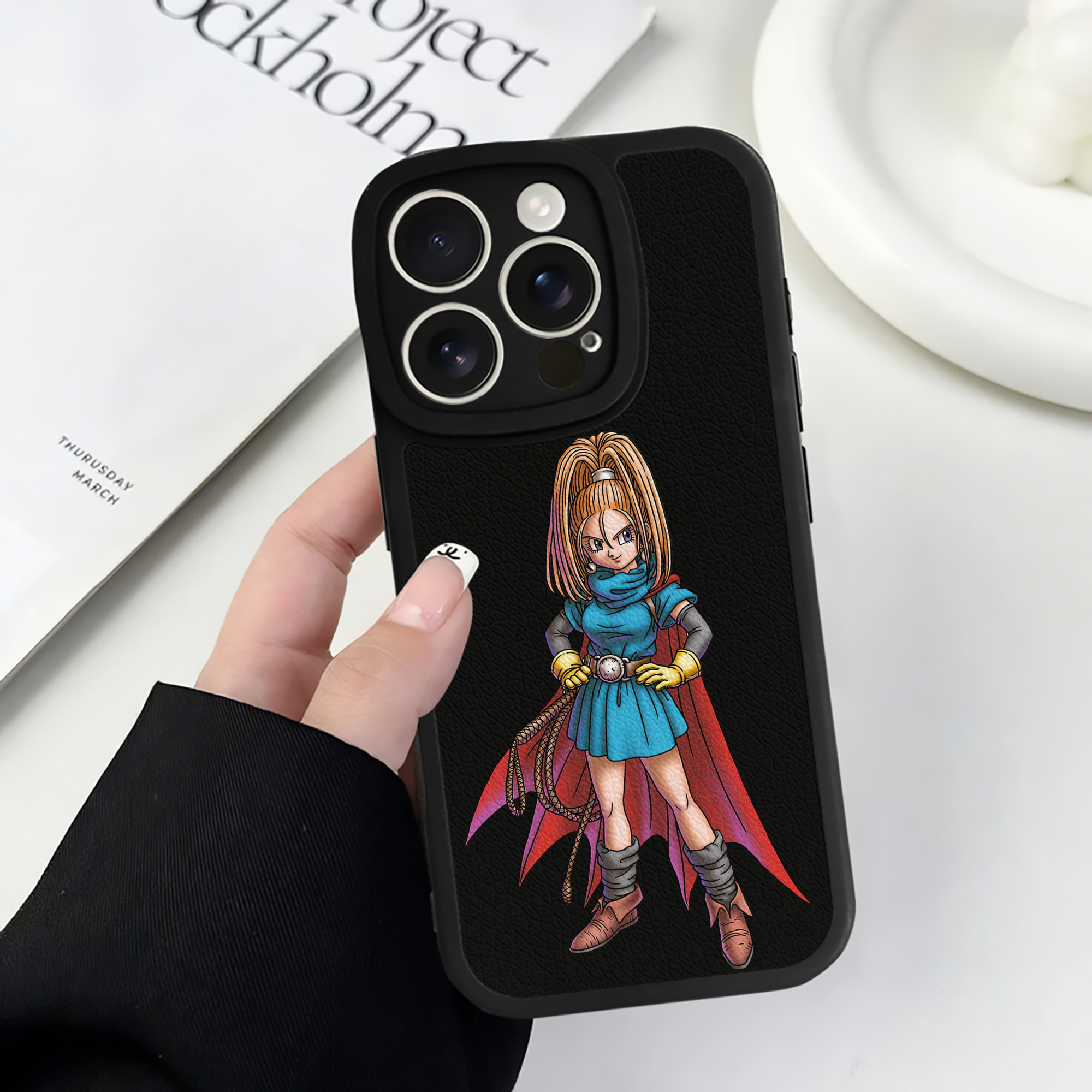 （画像用） ドラゴンクエスト Doragon Kuesuto Dragon Quest 【iPhone 16シリーズ対応】シリコンスマホケース（レザー調） 材質：シリコン